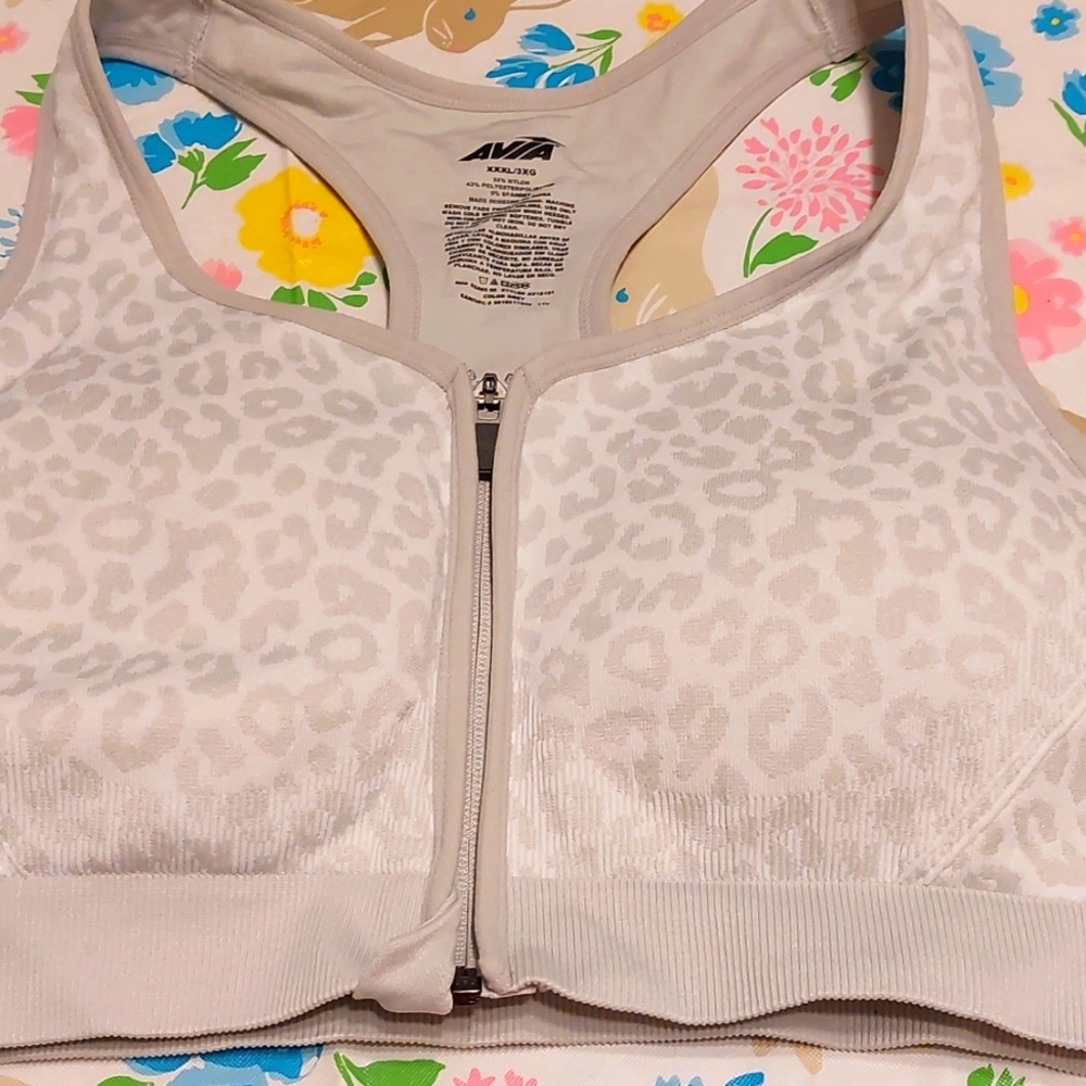 Avia fron zipper bra